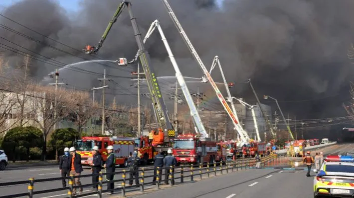 Tragedia en Daejeon: Incendio en planta automotriz de Corea del Sur deja 14 muertos y decenas de heridos