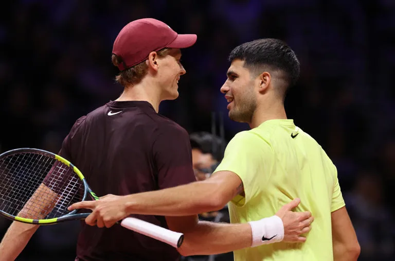 Nueva era en el tenis: Sinner y Alcaraz lideran el circuito ante la ausencia de Djokovic