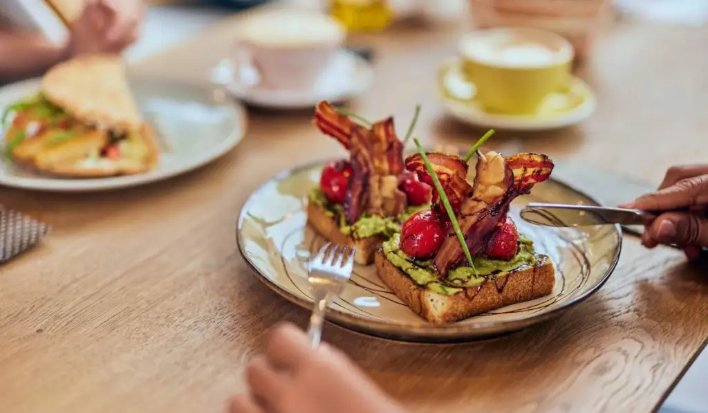 Cinco desayunos sin huevo que ayudan a regular el apetito y evitar bajones de energía