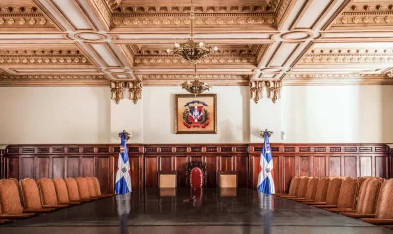 Ritmo de cambios en el gabinete dominicano evidencia diferencias entre gobiernos en los últimos 26 años