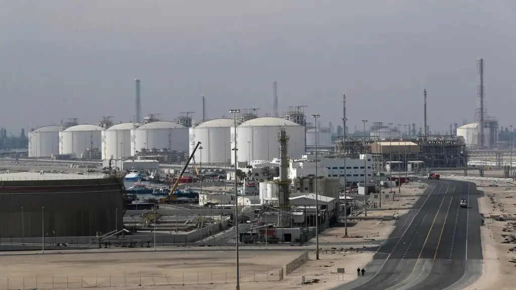 La India ordena a las refinerías maximizar la producción de gas ante la crisis en Ormuz