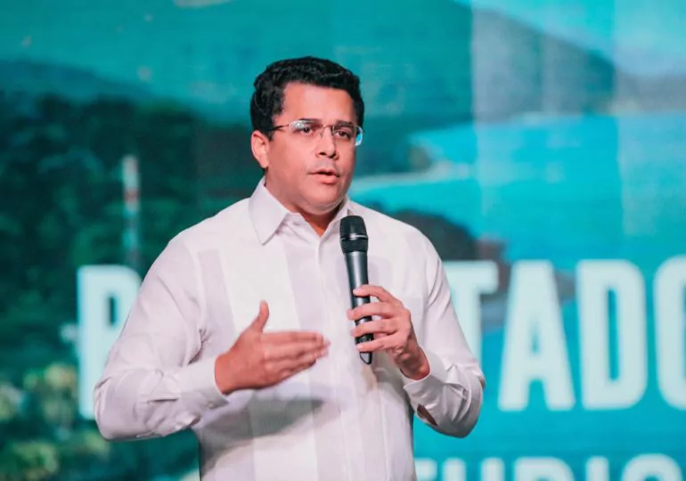 Ministro de Turismo defiende RD sea número uno en la region