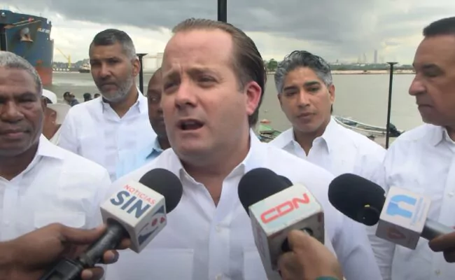 Llama a la población estar tranquila; Paliza asegura Gobierno analiza medidas para evitar alza de combustibles por aumento del crudo