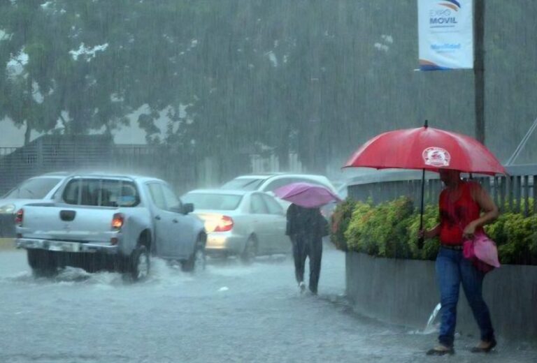 Aguaceros dispersos y ambiente caluroso marcarán el tiempo este martes en República Dominicana