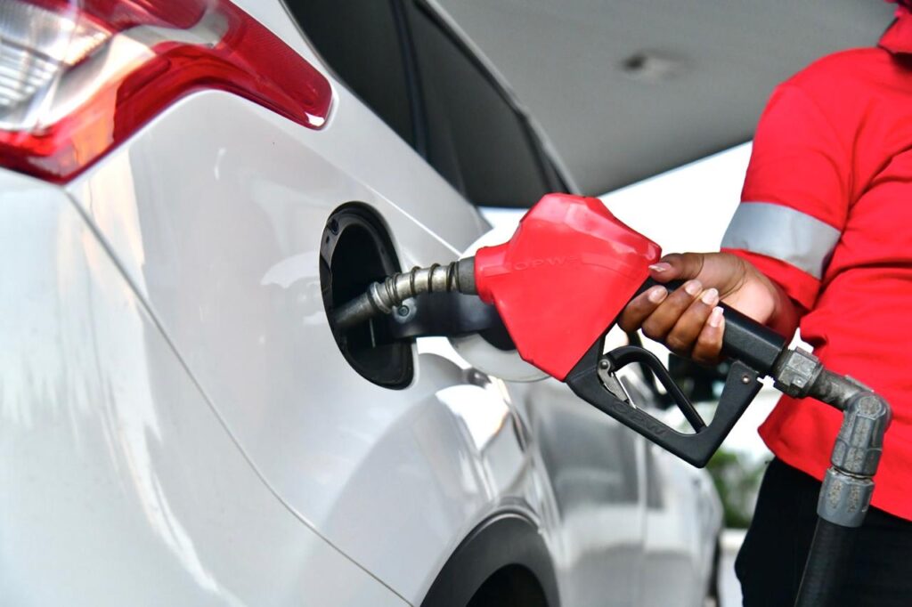 Estado asume más de RD$1,143 millones para evitar alza de combustibles ...
