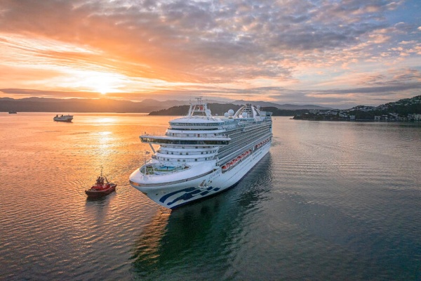 Puerto de Wellington suma visita inesperada después de cierre de temporada