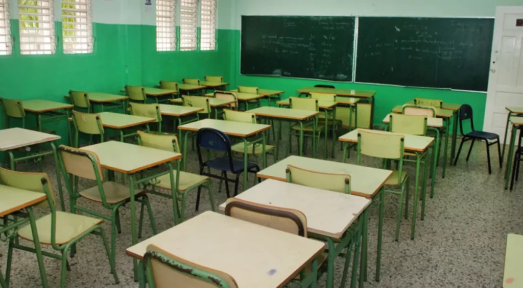 Educación suspende docencia en zonas de riesgo por intensas lluvias