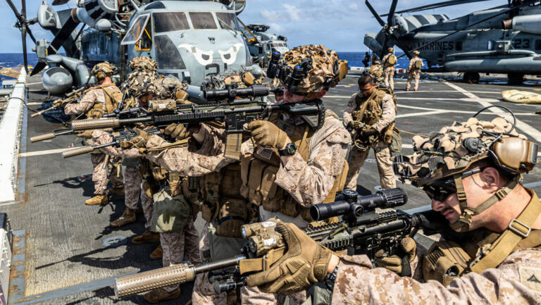 EE.UU. despliega miles de tropas más en Oriente Medio para aumentar la presión sobre Irán