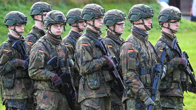 El Kremlin comenta los planes de Alemania de crear el ejército "más poderoso" de Europa