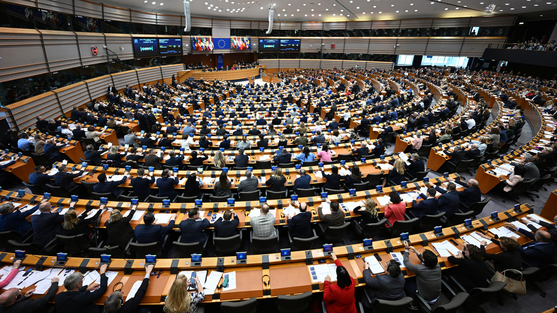 "Idiotas, pero tan persistentes": Medvédev cuenta quién lidera Europa