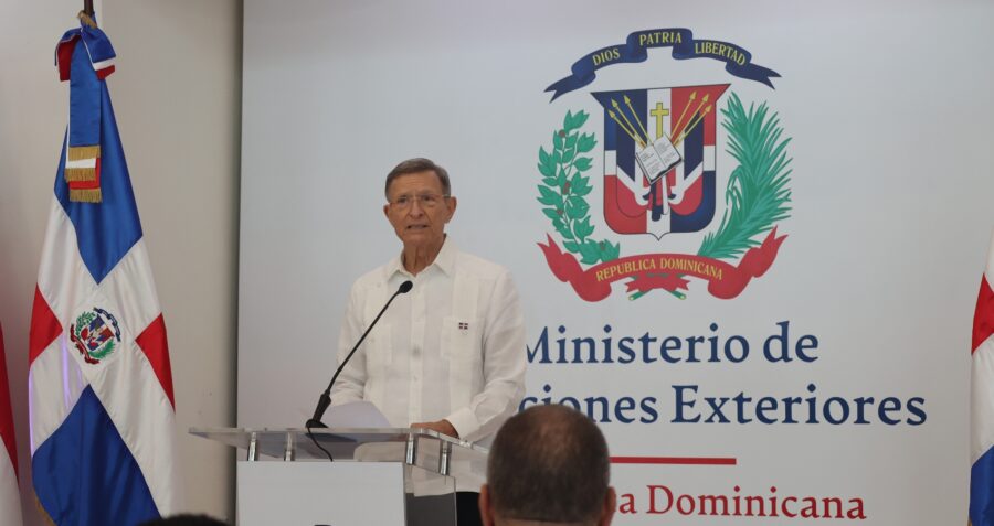 Ingresos de los consulados pasarán al Estado; cónsules cobrarán salario
