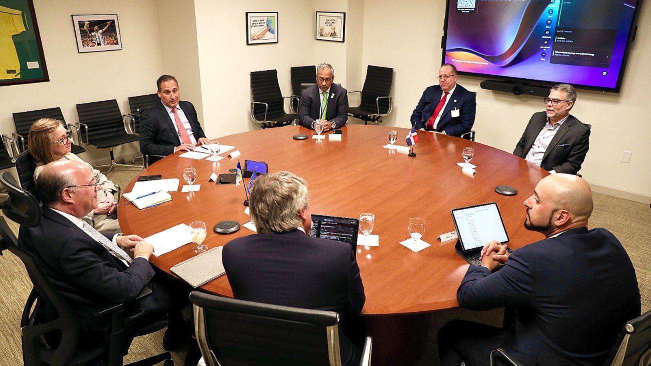 La República Dominicana se reúne con el Banco Mundial, FMI, BID y bancos de inversión ante la crisis internacional