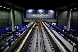 Las autoridades están indagando las razones detrás del corte de energía en el Metro de Santo Domingo.