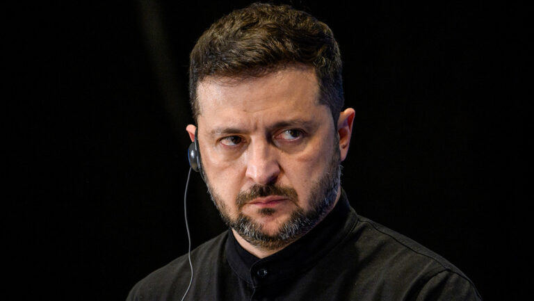 Lavrov: El deseo de Zelenski de "proteger" Europa no terminará bien