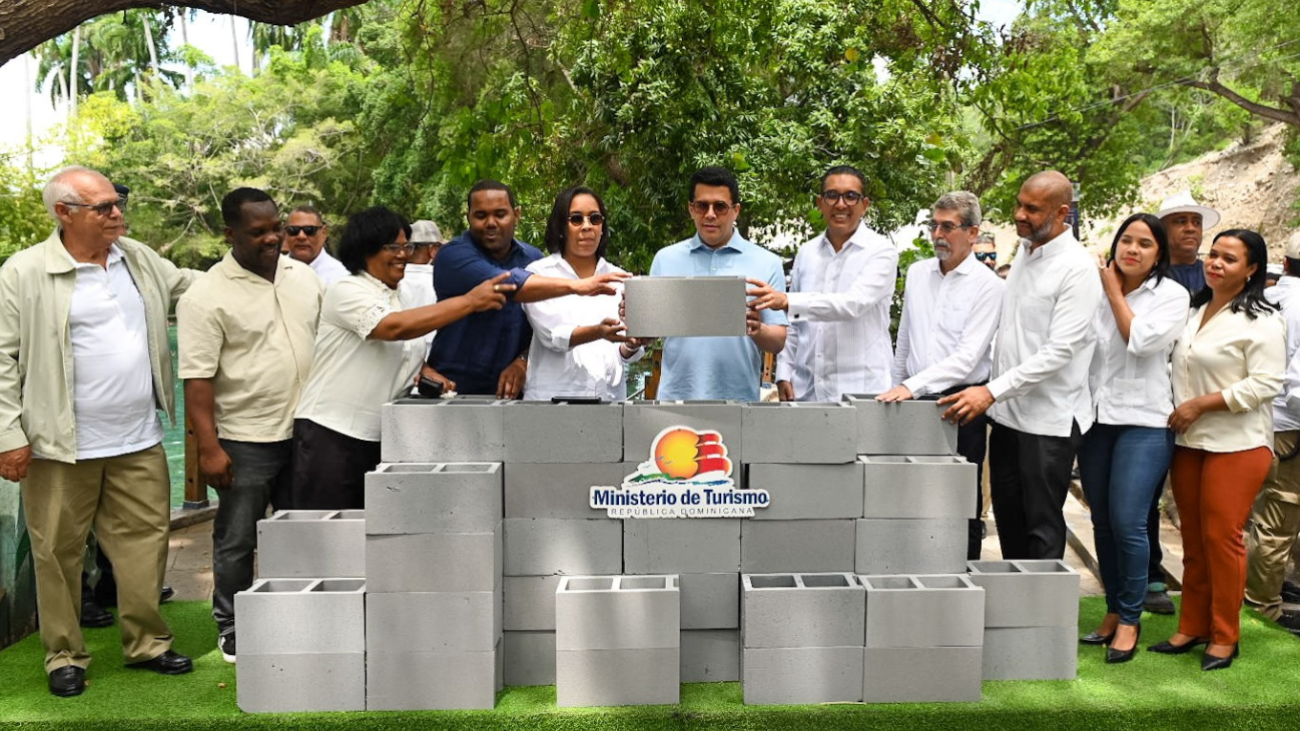 Ministerio de Turismo deja iniciadas varias obras en Barahona y Bahoruco
