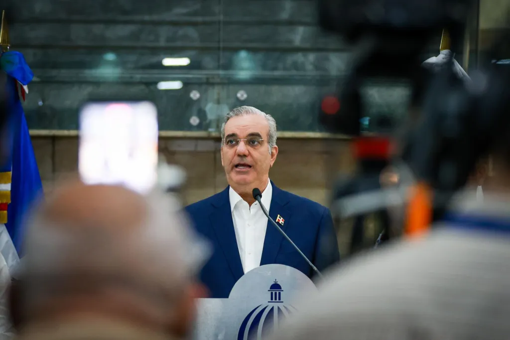Abinader convoca a sectores a un gran acuerdo nacional ante crisis global