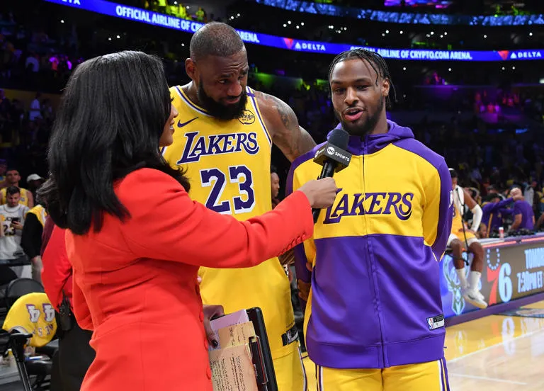 Oportunidad de oro en Los Ángeles: Bronny James asumirá un rol protagónico tras las lesiones de Doncic y Reaves
