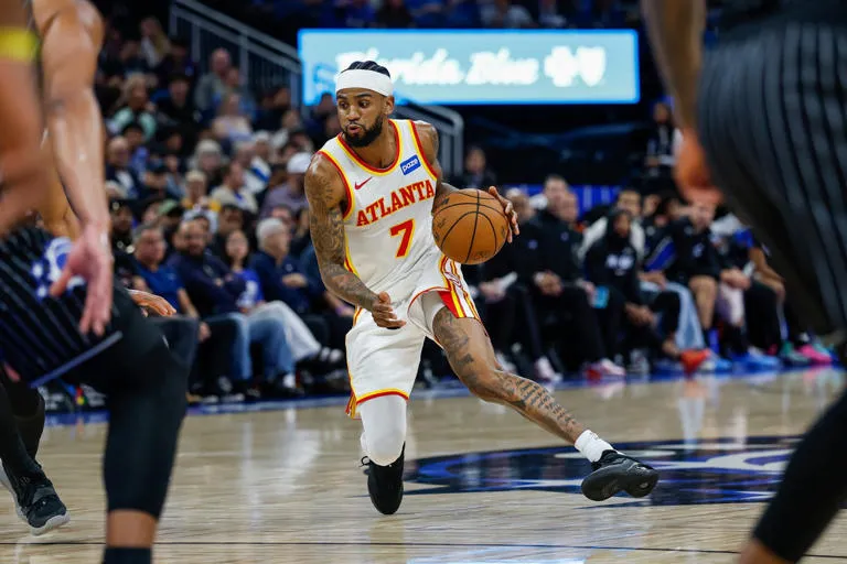 Vuelo imparable: Los Hawks aplastan al Magic y firman una racha histórica de 17 triunfos en 19 juegos