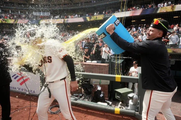 ¡Gigantes imparables! Roupp dicta cátedra y Schmitt sentencia a unos Marlins sin respuestas