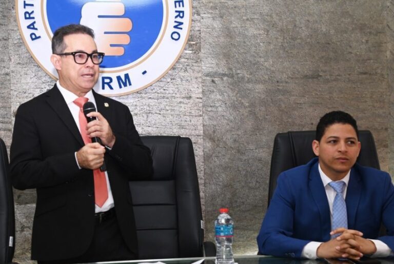 Diputados del PRM aprueban posponer elección autoridades