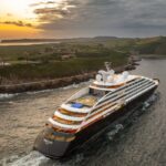Scenic Eclipse hace visita a Avilés con 142 pasajeros