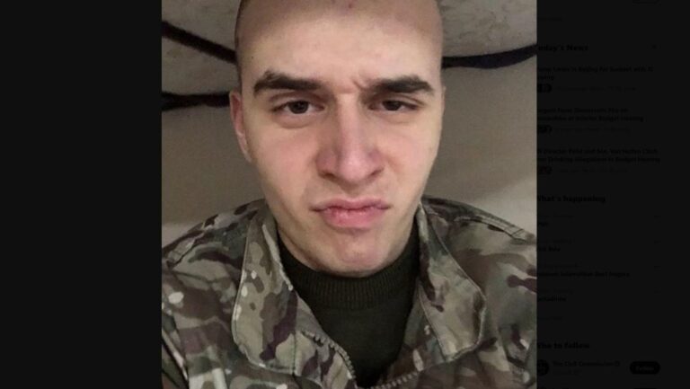 Condenan al 'Comandante Carnicero', líder neonazi de una "secta asesina" que instigó tiroteos y envenenamiento de niños