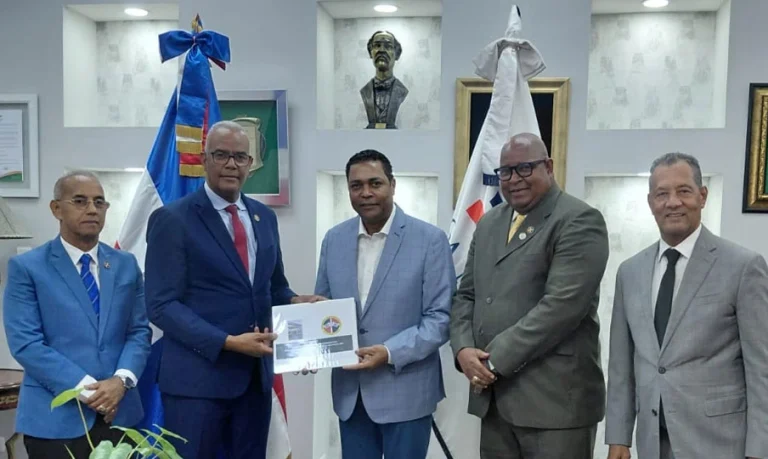 Presidente de la Hermandad de Veteranos y Presidente de la Liga Municipal Dominicana impulsarán la creación de Panteones de Honor