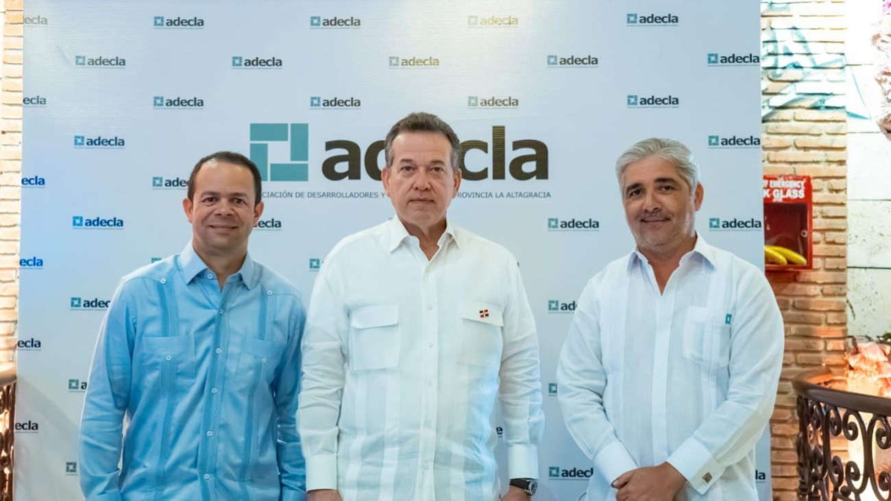 Mivhed presenta a desarrolladores y constructores avances del proceso de modernización de la permisología en La Altagracia