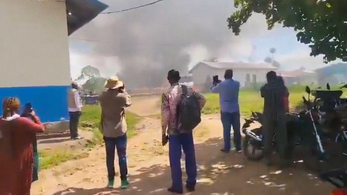 Seis personas con ébola escapan de una clínica en el Congo en medio de un incendio
