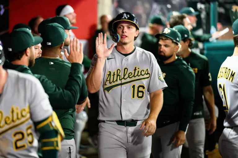 Explosión ofensiva en Oakland: Los Atléticos apalean 14-6 a los Angels con jornada estelar de Nick Kurtz