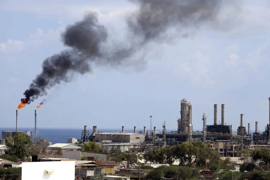 El brent sube más del 1 % y supera de nuevo los 101 dólares, ante las tensiones en Irán