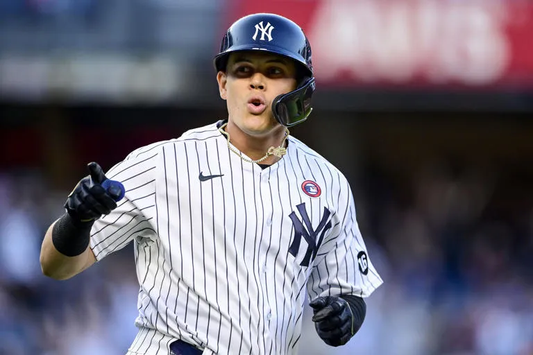 Adiós a una leyenda del Bronx: Los Yankees rinden emotivo tributo a Aroldis Chapman tras anunciar su retiro definitivo