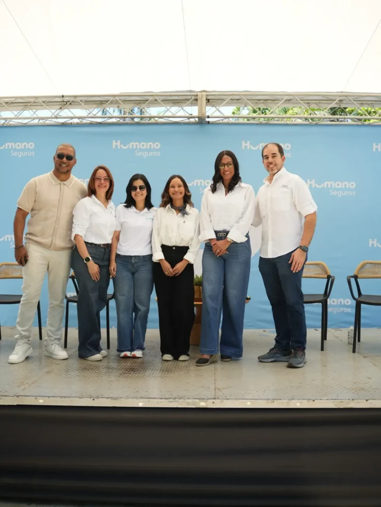 Un año transformando vidas: Humano Seguros celebra el primer aniversario de «Abrazando el Corazón Azul»