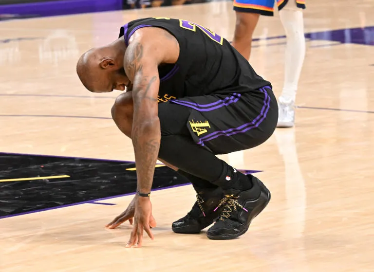 ¡EL ENIGMA DEL REY!: El futuro de LeBron James desata un terremoto de especulaciones y paraliza el mercado de la NBA en 2026