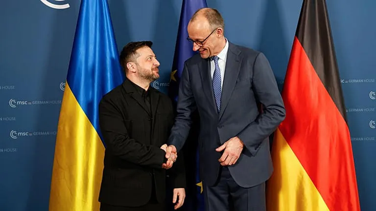 ¿Un puente político hacia Bruselas? Friedrich Merz propone un estatus de "miembro asociado" para acelerar la integración de Ucrania en la UE