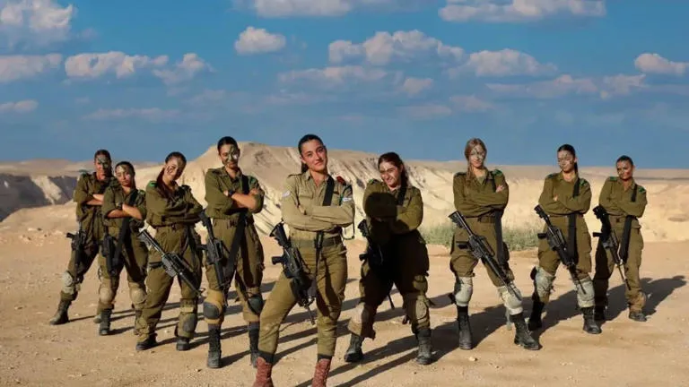 Las FDI presentan la unidad de comando especial 'Arad', integrada íntegramente por mujeres