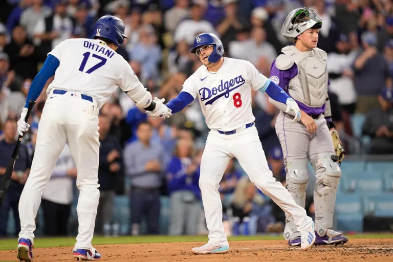 ¡GOLPE DEVASTADOR!: Kiké Hernández cae fulminado por una severa lesión en el oblicuo y deja a los Dodgers con un hueco crítico en su maquinaria