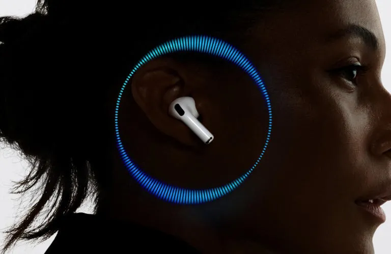 APPLE REINVENTA EL AUDIO PERSONAL: LLEGAN LOS AIRPODS CON CÁMARAS E INTELIGENCIA ARTIFICIAL