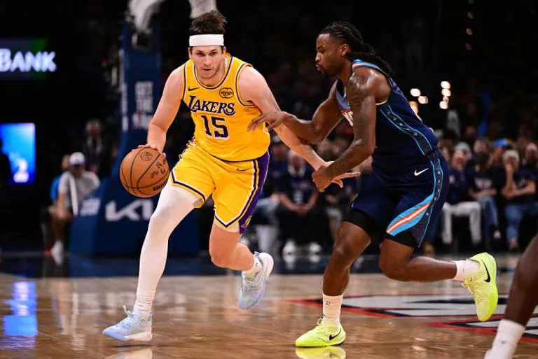 LOS LAKERS EMITEN UN COMUNICADO CRÍTICO SOBRE EL ESTADO DE AUSTIN REAVES ANTES DEL DUELO VITAL ANTE OKLAHOMA