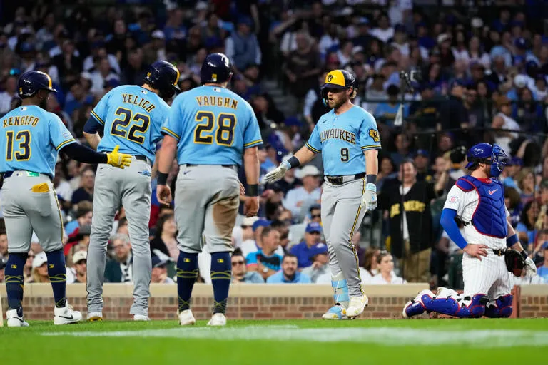 Noche redonda para Jake Bauers: El madero del inicialista lidera la contundente victoria de los Cerveceros ante los Cachorros
