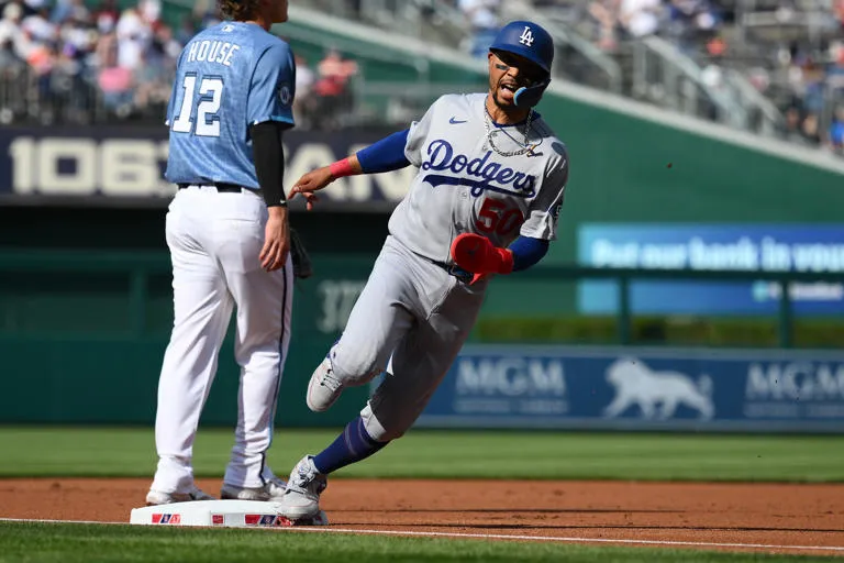 Mookie Betts regresa con los Dodgers para el inicio de la serie ante los Gigantes