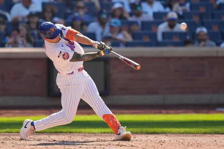 Un batazo clave de Taylor y la precisión de Benge definen el clásico neoyorquino a favor de los Mets