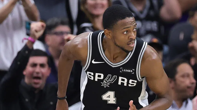 Los Spurs anuncian la decisión final sobre la participación de De'Aaron Fox en el segundo partido