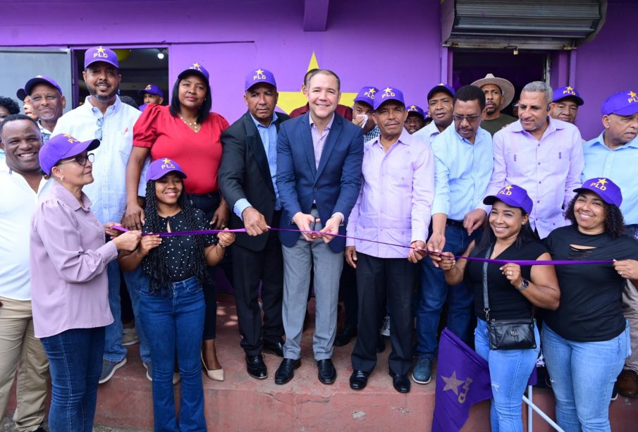 PLD inaugura dos locales en San Cristóbal y juramenta 17 dirigentes PRM