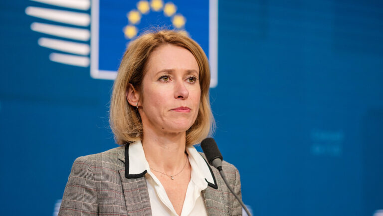 Kallas acusa a China de jugar un papel en el conflicto ucraniano y Pekín responde