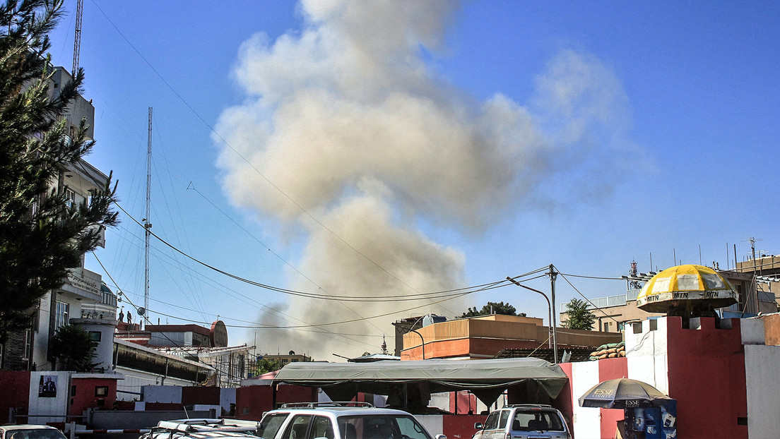 Pakistán lanza "ataques selectivos" en Afganistán, que denuncia la muerte de decenas de civiles