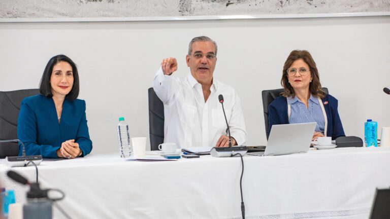 Presidente Abinader encabeza Consejo de Ministros en Santiago