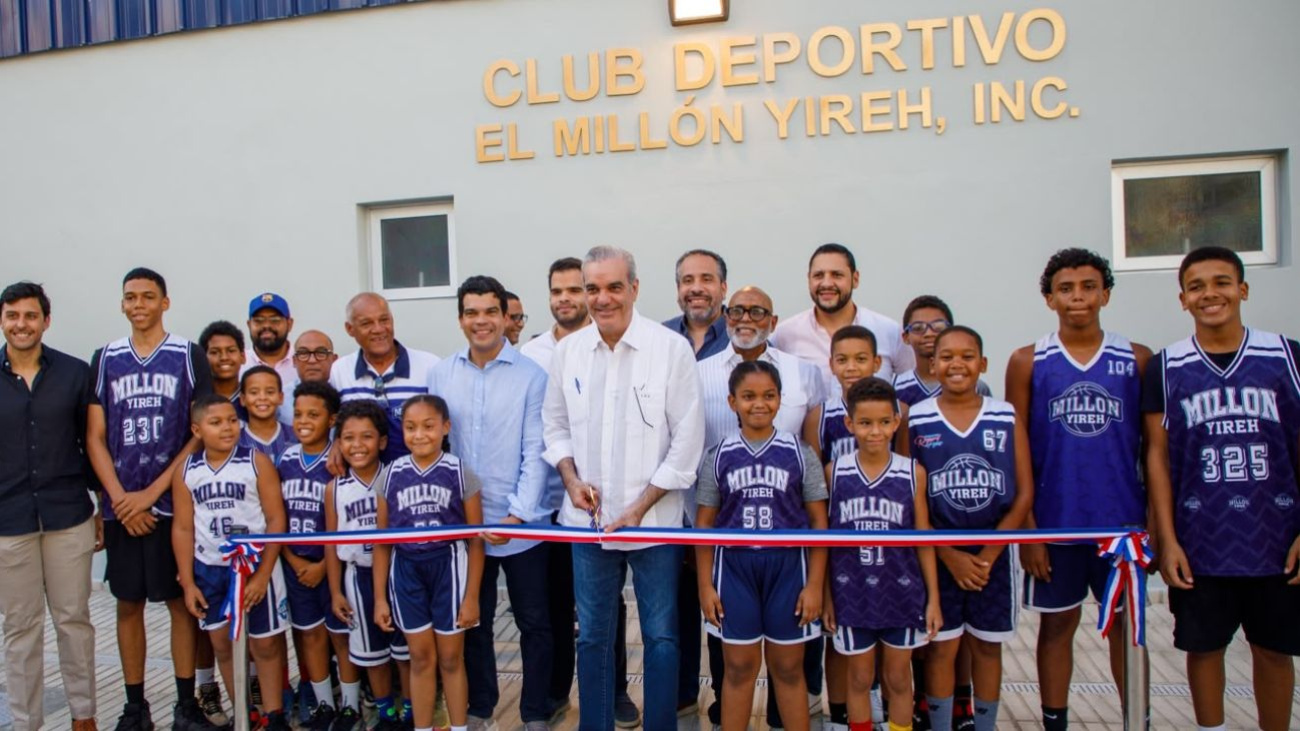 Presidente Abinader entrega remozado el Club Deportivo El Millón Yireh