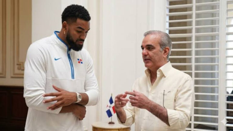 Presidente Abinader felicita a Karl-Anthony Towns tras conquistar campeonato de la NBA