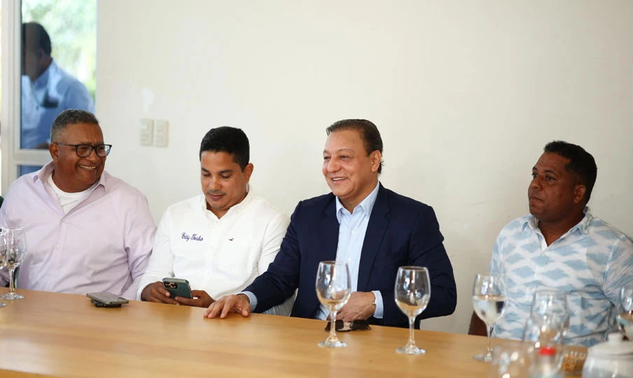 Abel Martínez exige que el Consejo de Gobierno en Santiago se traduzca en resultados y no se quede en teoría